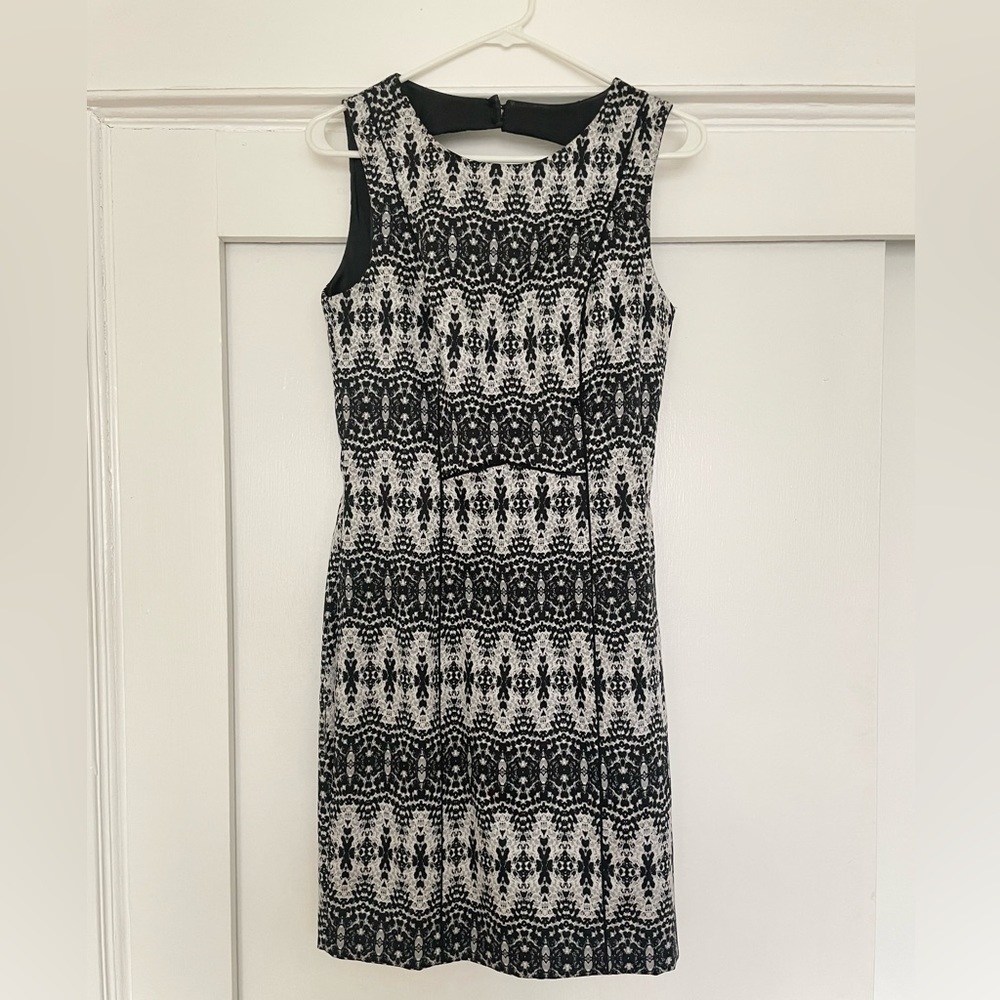 Cute black/grey/white snakeskin print dress!